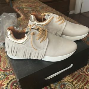 Shu shop fringed tennis shoe